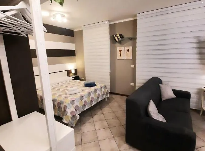 Repubblica Fiera District * Bolonia