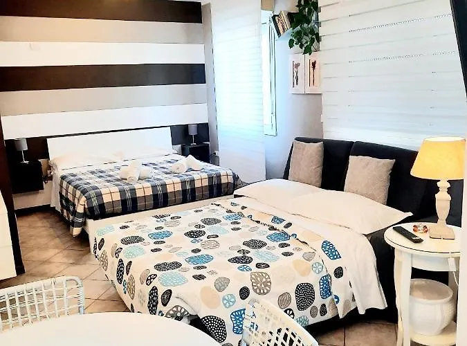 Repubblica Fiera District 아파트 *